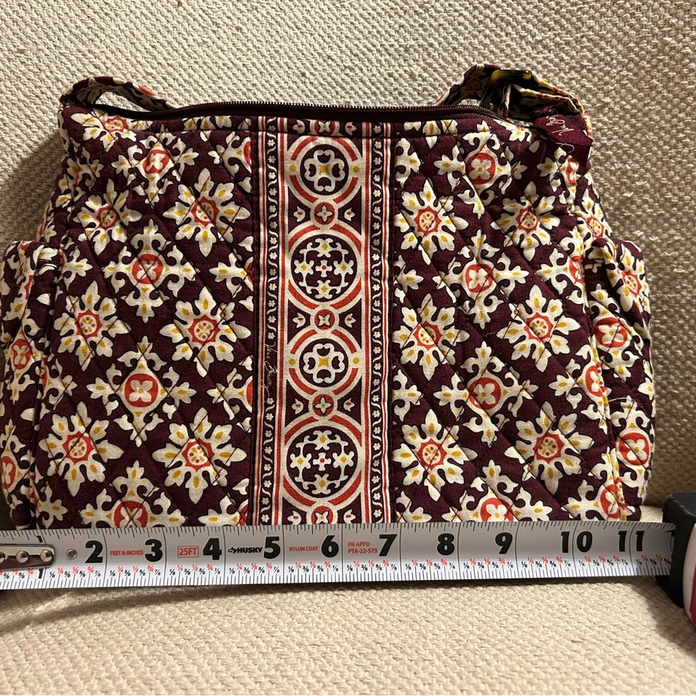 Vera Bradley burgundy medallion 2006  cross body /shoulder bag